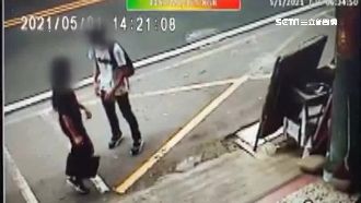 疑情侶吵架失控　男揮拳打招牌砸新車