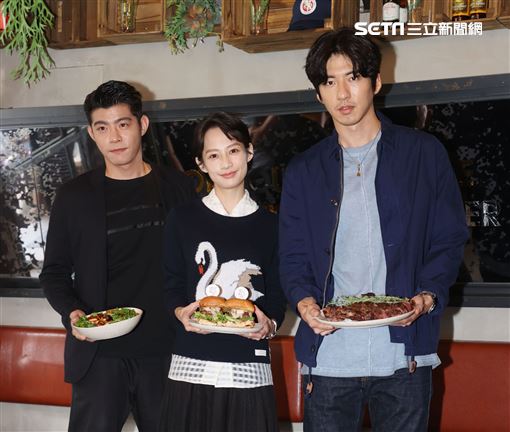 王柏傑簡嫚書傅孟柏出席美食無間卡司會