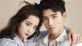 歐陽娜娜、緋聞男友陳飛宇。微博