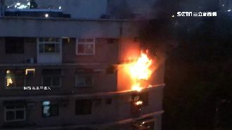 濃煙竄社區險釀災　勇消揹婦逃離火場