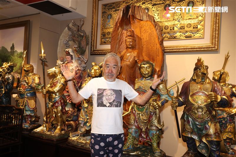 痛苦歌王孫情舉辦「孫情藝藏珍寶」展覽會。（記者邱榮吉/攝影）