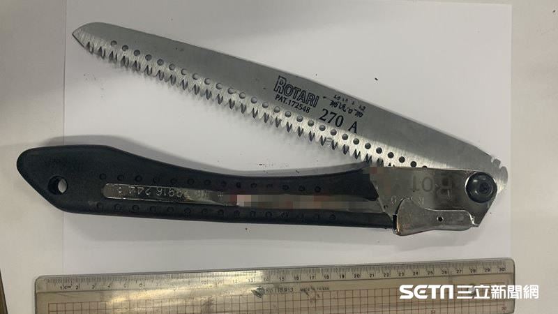超市排隊起口角　男大生被鋸子砍斷指