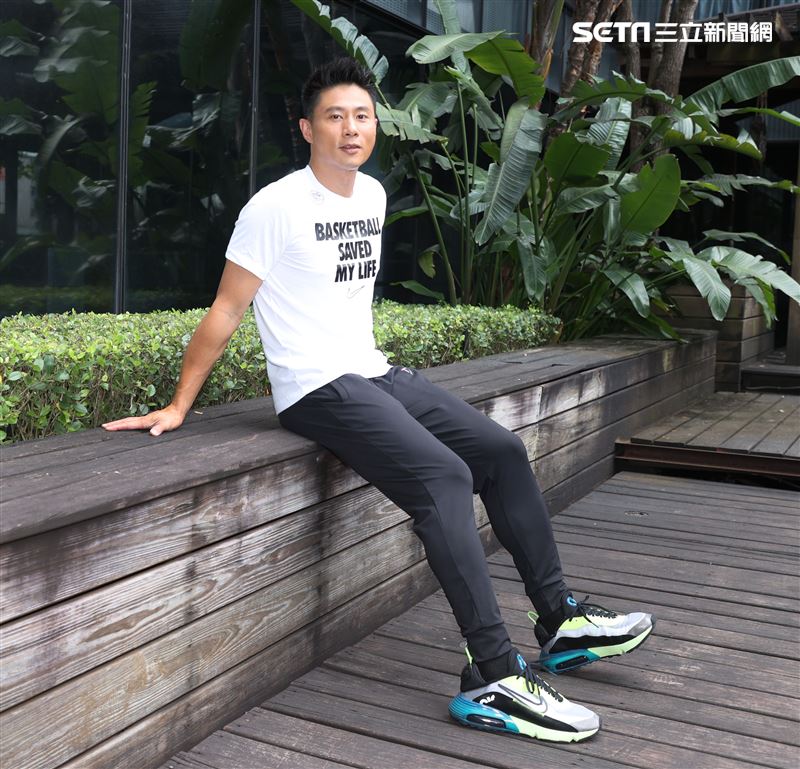 全明星小刀三立新聞網專訪。（記者邱榮吉/攝影）