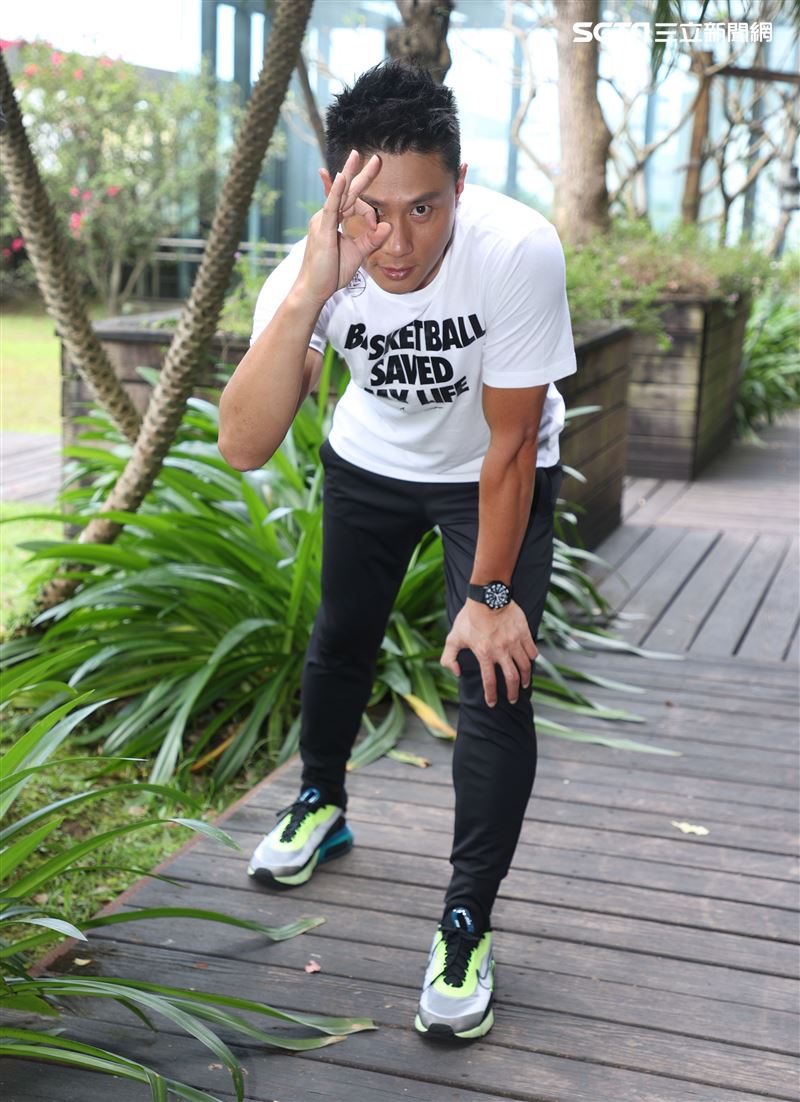 全明星小刀三立新聞網專訪。（記者邱榮吉/攝影）