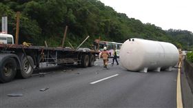 聯結車,國道追撞,塞爆,新北,翻攝畫面