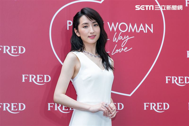 柯佳嬿、施柏宇出席FRED斐登PRETTY WOMAN珠寶展示會。（圖／記者楊澍攝影）