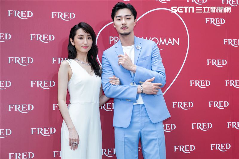 柯佳嬿、施柏宇出席FRED斐登PRETTY WOMAN珠寶展示會。（圖／記者楊澍攝影）