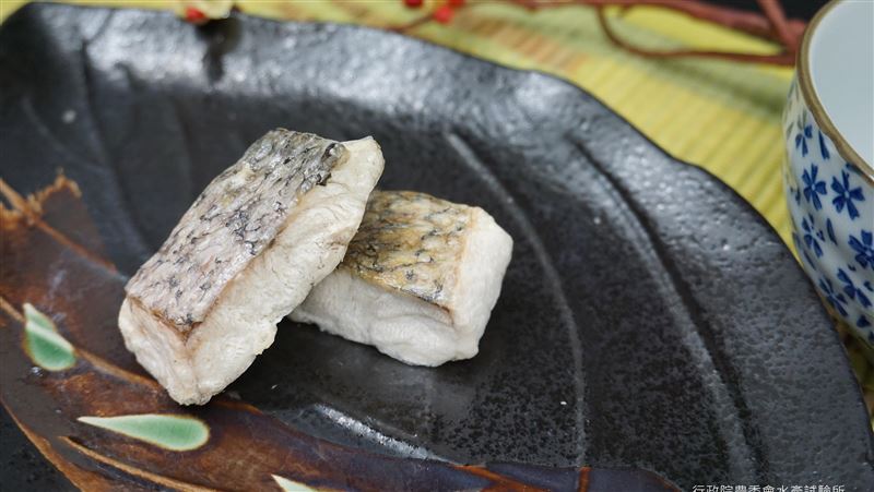 買魚片給兒吃　婆譏：年輕人就是懶