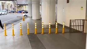 台鐵,防撞桿,通道,無障礙,六家站（圖／翻攝自臉書《新竹爆料公社》）