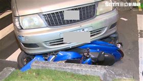 台北,承德橋,車禍,廂型車,機車,騎士（圖／翻攝畫面）