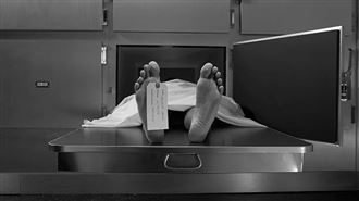 她開賓士酒駕撞死人…靈堂下跪得不到原諒