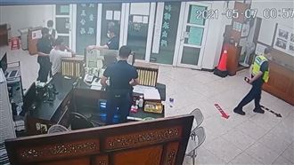 畫面曝！轎班成員被抓竟衝分局怒討人