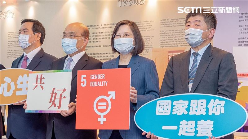 育嬰留停領8成薪　小英當爸媽神隊友