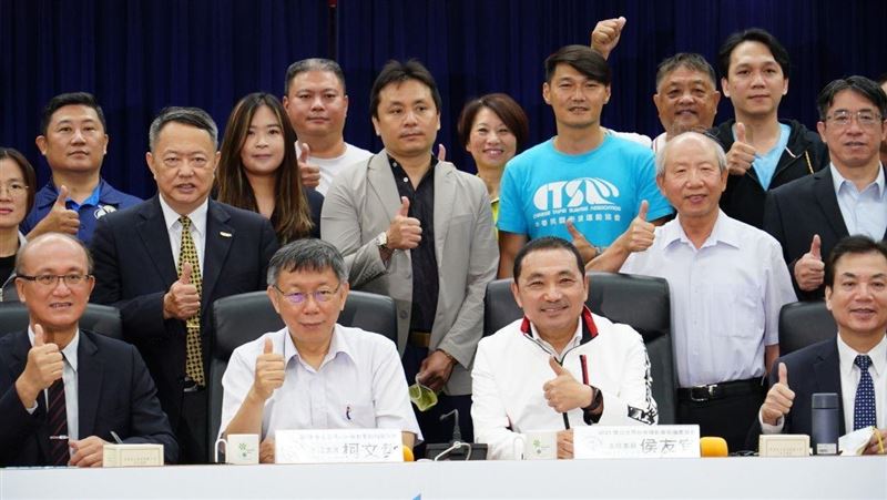 柯Ｐ認「買民調」失言　侯：當啄木鳥