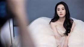 「神仙姐姐」劉亦菲擁有空靈氣質、清純的形象。（圖／翻攝自劉亦菲微博）