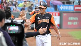 ▲統一獅三壘手林子豪安打送回潘武雄。（圖／記者劉彥池攝影）