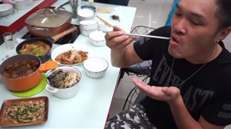 抓臭青母吃恐罰30萬　網紅J爸道歉