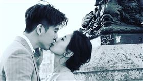 修杰楷與賈靜雯一家五口。(圖／修杰楷臉書)