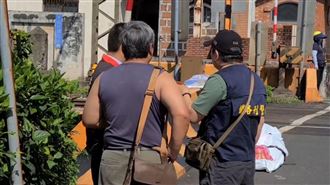婦人侵平交道遭撞死…兒悲：剛幫洗腳
