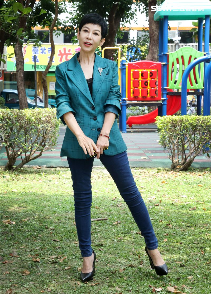 李秀媛跨入以蔬食為主的椅電商產業。（記者邱榮吉/攝影）