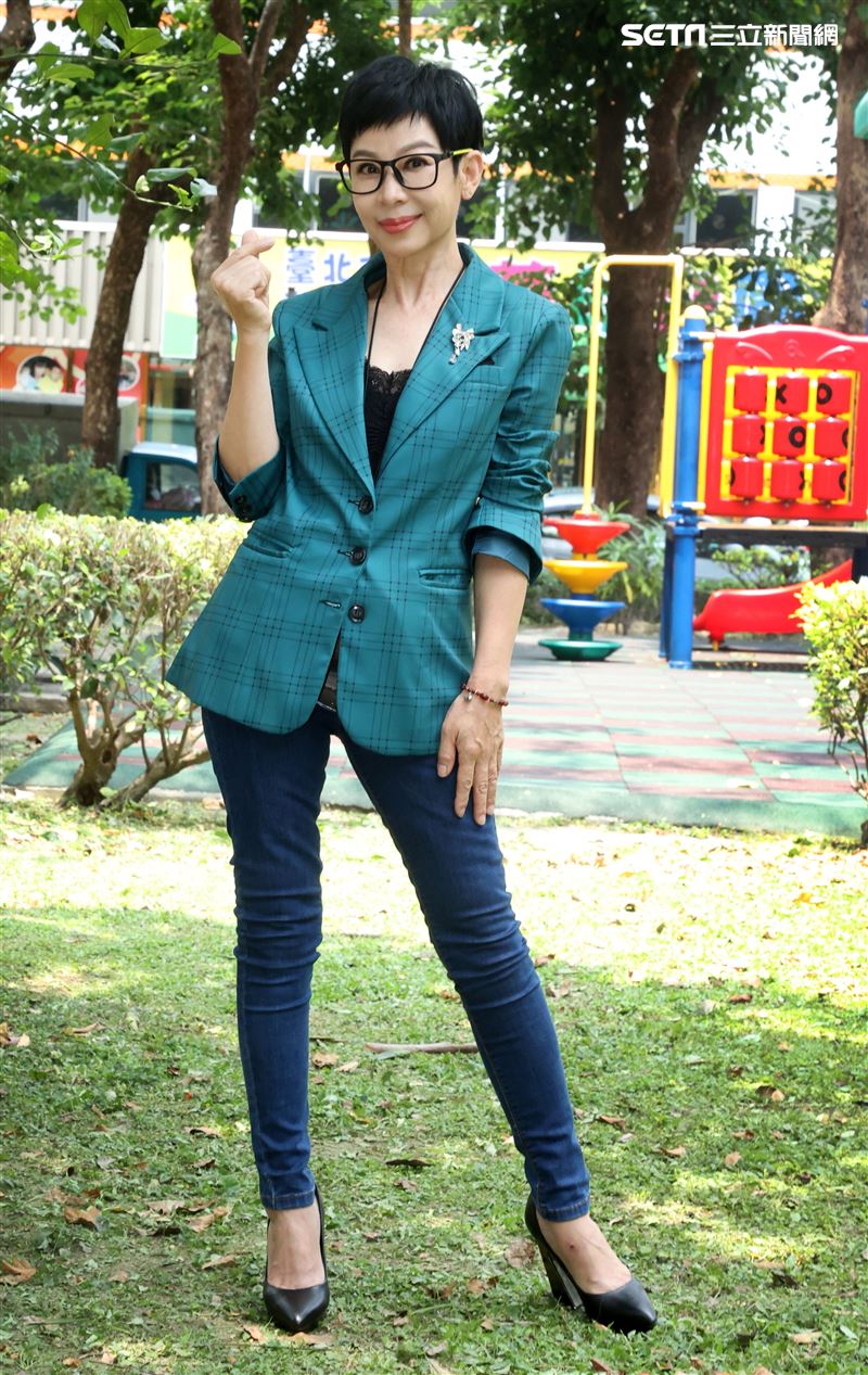 李秀媛跨入以蔬食為主的椅電商產業。（記者邱榮吉/攝影）