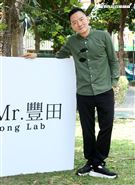 田定豐跨入以蔬食為主的椅電商產業。（記者邱榮吉/攝影）