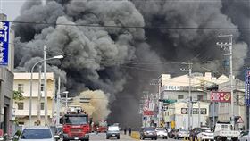  彰化溪湖鄉的二溪路，輪胎工廠，沙發工廠，飲料店連燒，付之一炬，濃煙竄天際，火勢迅速延燒