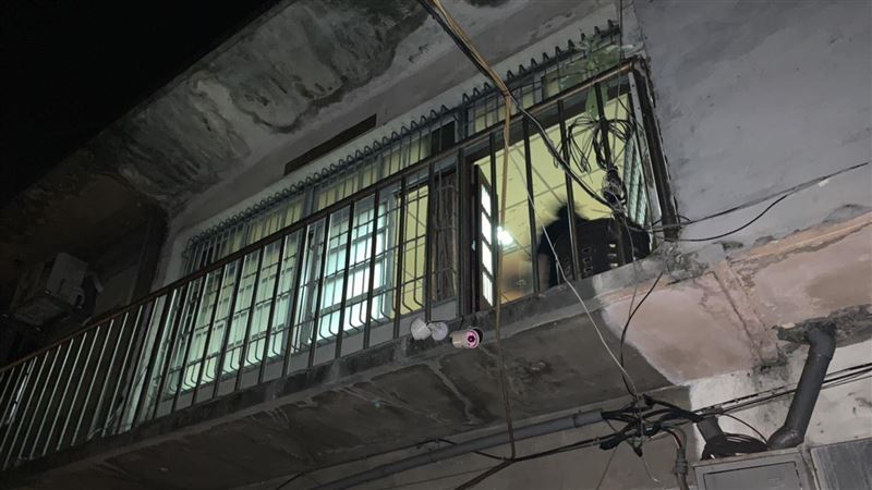 公寓藏職業賭場　警搜出槍毒＋通緝犯
