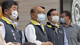 蘇貞昌今在指揮中心呼籲，台灣民眾大家該收心了。（圖／記者簡浩正攝影）