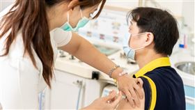 台灣大車隊將補助司機接種AZ疫苗。（圖／業者提供）