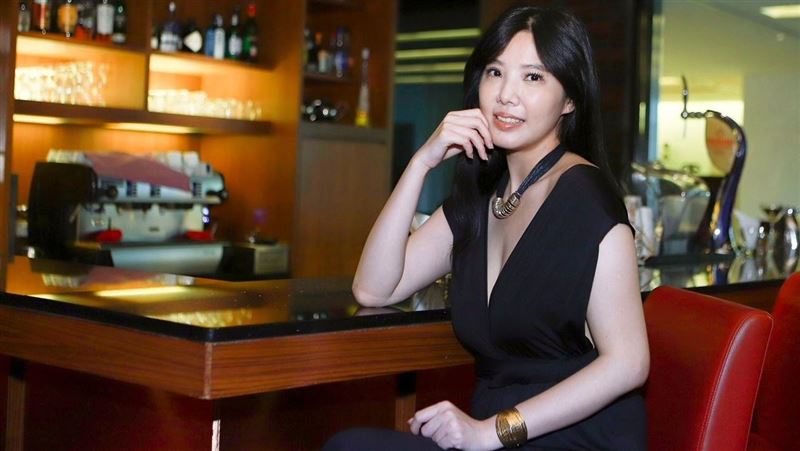 8點檔女星深V掉兩粒　情慾戲難呼吸