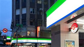 全家,超商,面對面,收割,策略(翻攝自 PTT)