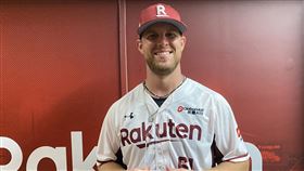 桃猿豪勁後援2.2局無失分　生日喜奪MVP中華職棒樂天桃猿隊後援投手豪勁12日登板主投2.2局無失分，助隊中止4連敗，拿下勝投及單場MVP當作自己的32歲生日禮物。中央社記者楊啟芳攝  110年5月12日