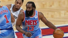 ▲哈登（James Harden）傷後復出，替補上場18分11助攻7籃板。（圖／美聯社／達志影像）