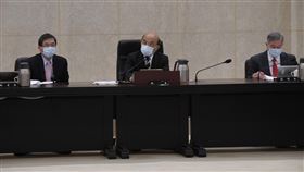 行政院院會採取防疫座位，蘇貞昌（圖／行政院提供)