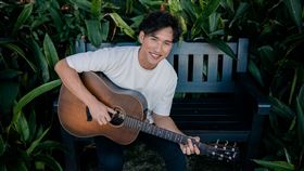 新加坡情歌才子 李俊緯提供