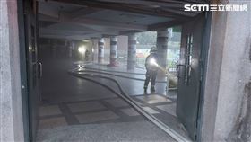 台北市文山區興華國小發生變電箱爆炸事件。（圖／翻攝畫面）