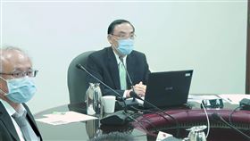 蔡清祥主持視訊會議  強力要求法務部貫徹防疫法務部長蔡清祥（中）13日下午召集檢察、調查、廉政、矯正、行政執行5大系統及司法官學院、法醫研究所等機關首長舉行視訊會議，要求落實「加強圍堵，迅速通報，嚴密隔離」原則、做好各項防疫物資整備、貫徹各項防疫標準處理流程嚴格到位、主動盤點及執行所轄業務執掌。（法務部提供）中央社記者蕭博文傳真  110年5月13日