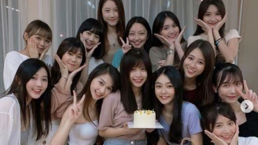 一張照片14人都正妹　網：選擇困難