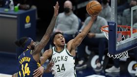 ▲「字母哥」安戴托昆波（Giannis Antetokounmpo）攻下40分15籃板6助攻。（圖／美聯社／達志影像）