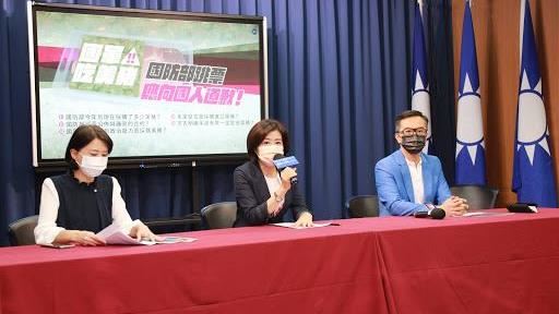 藍營稱國軍被美豬傷害　遭英記者反駁
