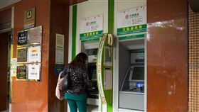 郵局ATM(記者陳弋攝影)