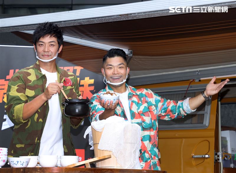 李玖哲、姚元浩全新一季改版「就是這味-玖浩吃」。（記者邱榮吉/攝影）