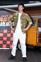 姚元浩帶著李玖哲走遍台灣大街小巷介紹當地美食。（記者邱榮吉/攝影）