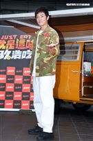 姚元浩帶著李玖哲走遍台灣大街小巷介紹當地美食。（記者邱榮吉/攝影）