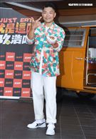 李玖哲下鄉「就是這味-玖浩吃」因台語不輪轉製與阿公阿嬤蹦出許多笑話。（記者邱榮吉/攝影）