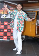 李玖哲下鄉「就是這味-玖浩吃」因台語不輪轉製與阿公阿嬤蹦出許多笑話。（記者邱榮吉/攝影）