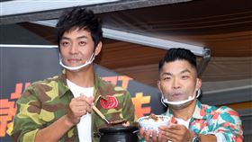 李玖哲、姚元浩全新一季改版「就是這味-玖浩吃」。（記者邱榮吉/攝影）