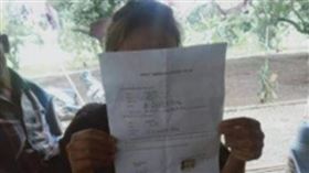 ▲印尼爪哇老少配婚姻。（圖／翻攝自推特）