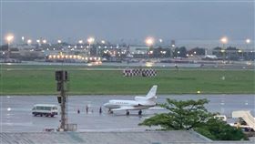 2駐印代表處官員確診　搭醫療專機返台（3）印度當地武漢肺炎疫情嚴峻，台灣駐印度代表處也有2名台籍官員確診，8日緊急搭乘醫療專機返台治療。中央社記者葉臻攝  110年5月8日